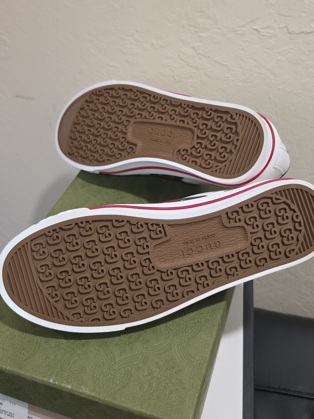 Gucci White Leather Low-Top Sneakers with Green & Red Web - Picture 3 of 5